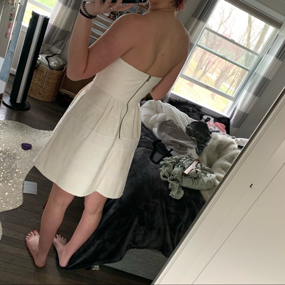 BCBG WHITE STRAPLESS DRESS - Picture 2 of 8